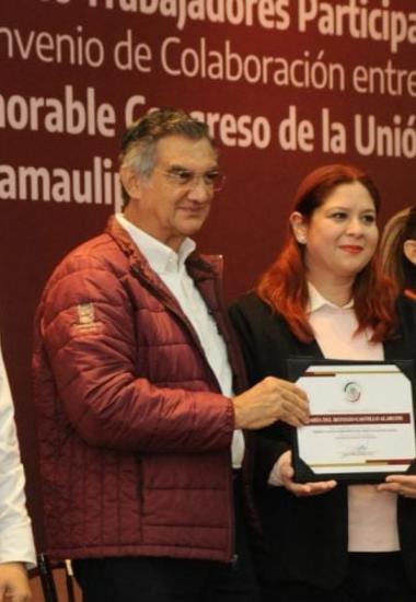 Entrega gobernador reconocimientos a servidores públicos capacitados por el Senado