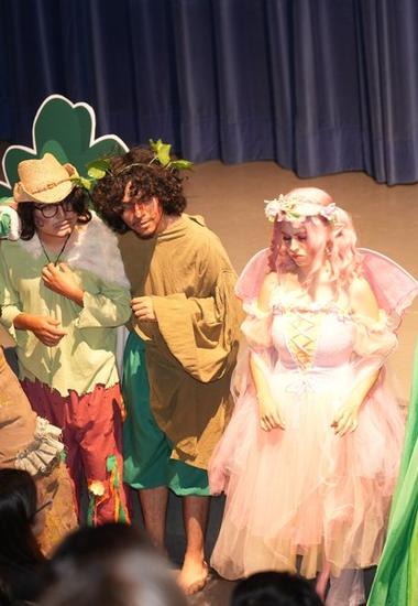 Despliegan estudiantes de la UAT su talento en obra teatral