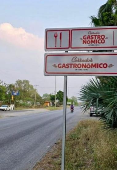 Inicia instalación de señalética en Corredor Gastronómico Interejidal: Sectur